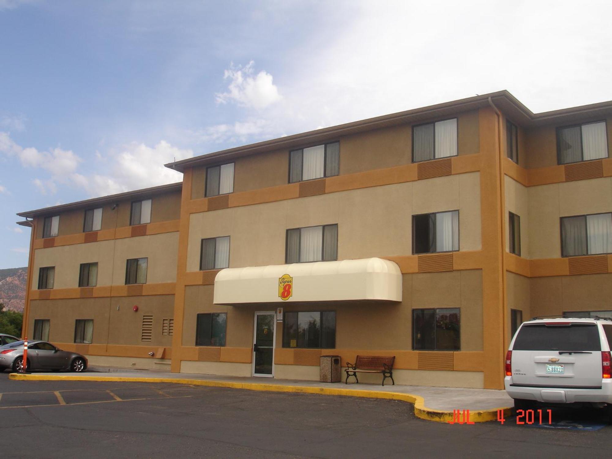Super 8 By Wyndham Cedar City Ngoại thất bức ảnh